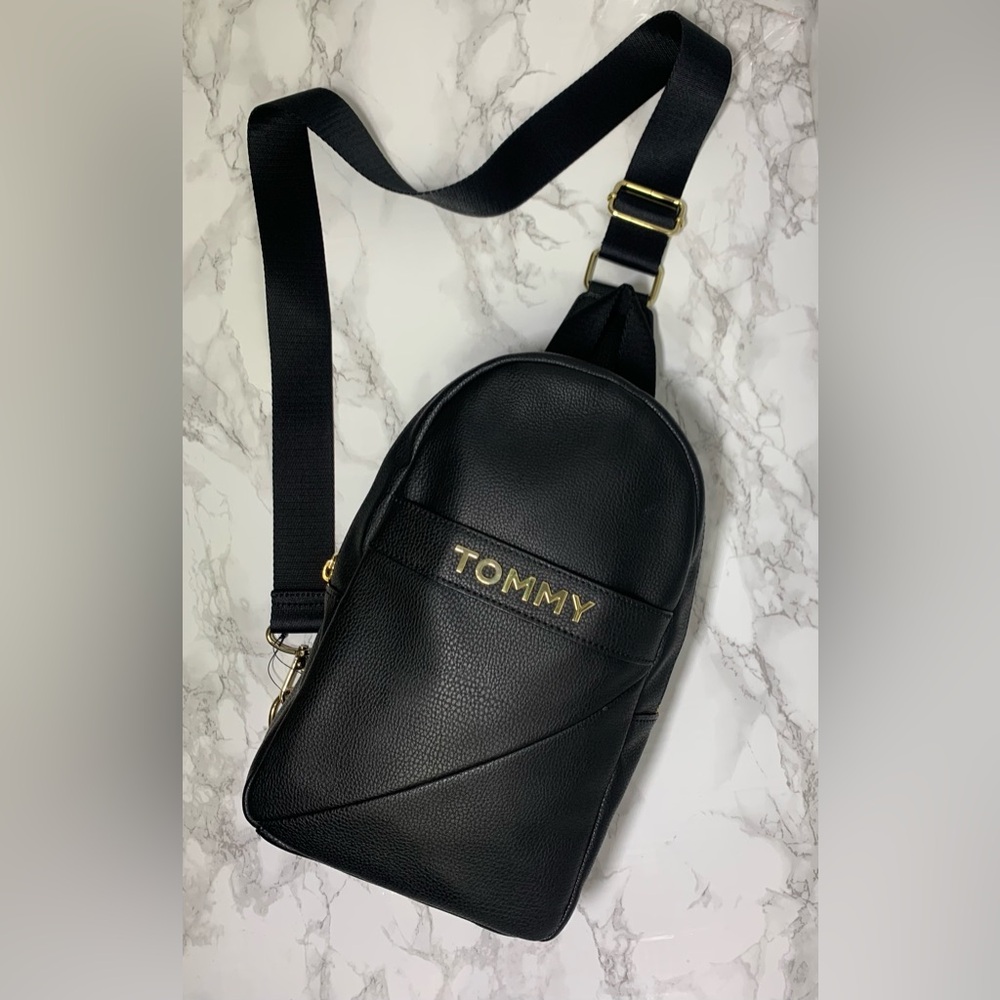 Tommy Hilfiger Crossbody Gold Zip Black Adjustable Strap Bag Handbag Purse